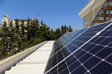 Για ημερήσια παραγωγή ως 21kWh (8 x Sharp 415W, 12 Sunlight 965Ah, Victron Multi 5000va)
