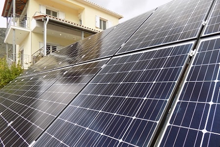 Για ημερήσια παραγωγή ως 24kWh (9 Sharp 415Wp, 12 Sunlight 2V 965Ah, Victron Multiplus 5kva 24V)
