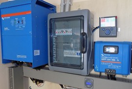 Για ημερήσια παραγωγή ως 30kWh (12 sharp, 24 sopzs 965Ah, 8kva@48v Victron)