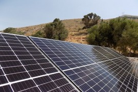 Για ημερήσια παραγωγή ως 10kWh (Multiplus 3KVA - SOPzV 565Ah)