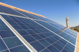 Για ημερήσια παραγωγή ως 16kWh (6 πανελ, multiplus 3KVA, Sunlight SOPzS 965Ah)
