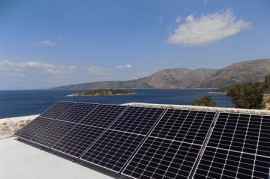 Για ημερήσια παραγωγή ως 16kWh (Multiplus 5KVA - SOPzS 965Ah)