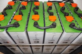 Για ημερήσια παραγωγή ως 16kWh (6 πανελ, Phoenix 3KVA , 2βολτες μπαταρίες 500Ah)
